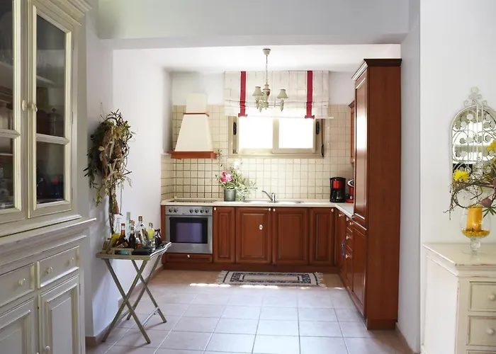 Julia סאני ביץ'